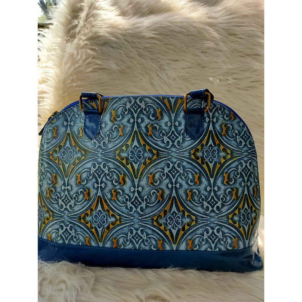 5534)Vivid by Sukriti Blue Damask Pattern Embossed Leather Shoulder Bag - Picture 2 of 8